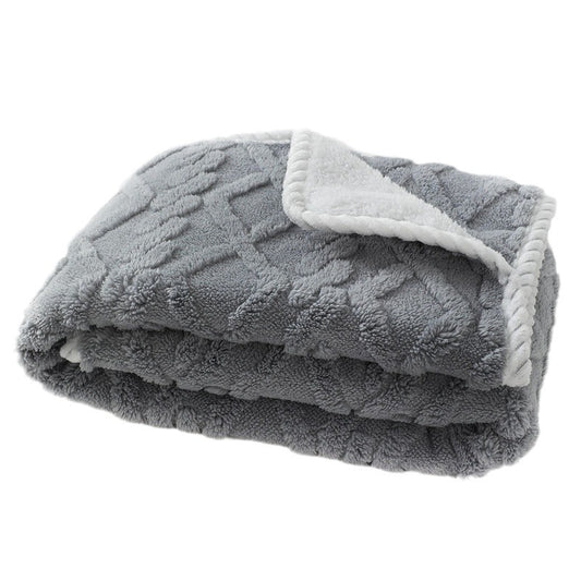 Thick Plush Pet Blanket – Warm, Waterproof & Machine Washable