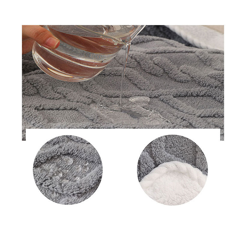 Thick Plush Pet Blanket – Warm, Waterproof & Machine Washable