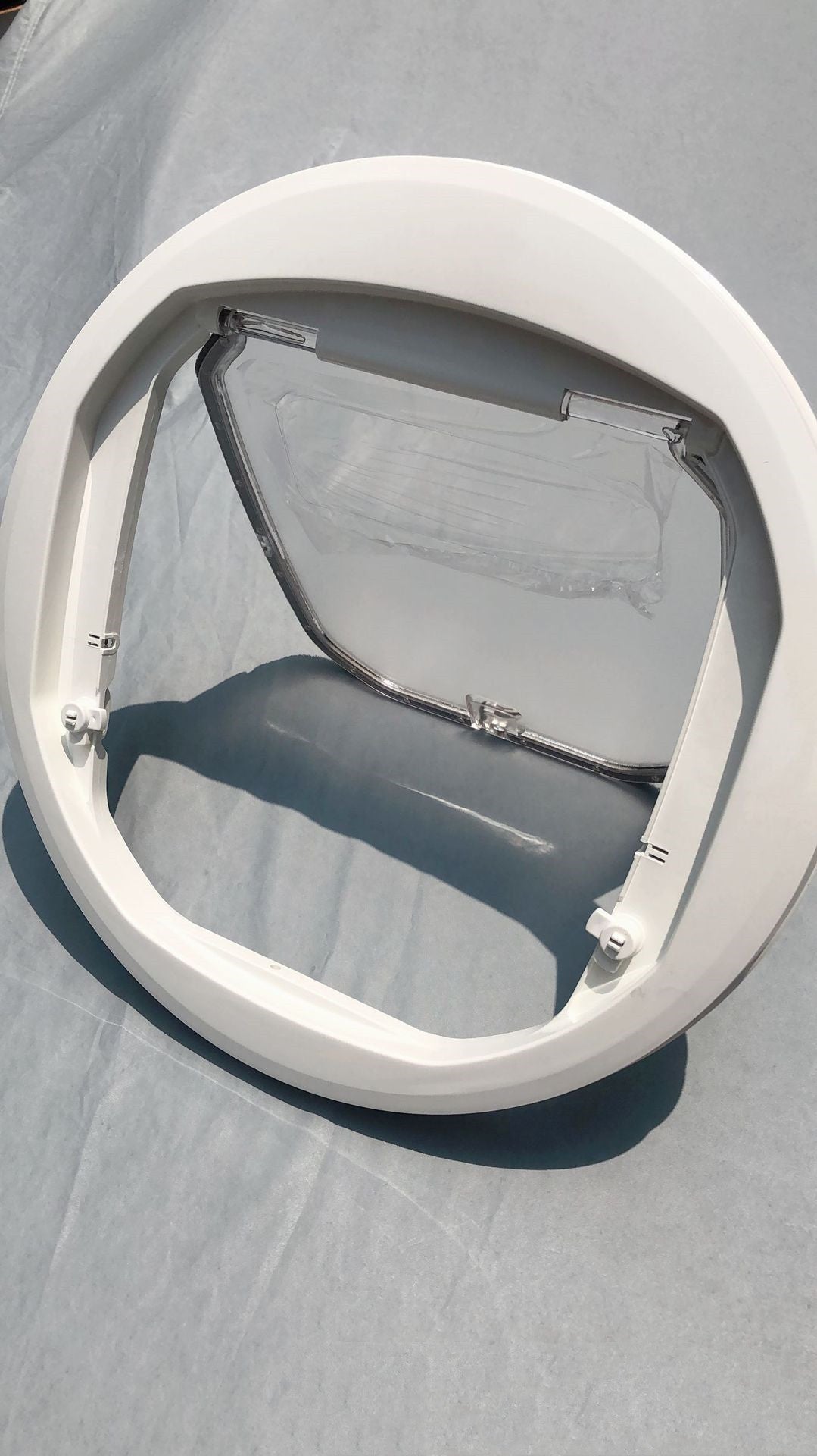 New Lockable Round Pet Door