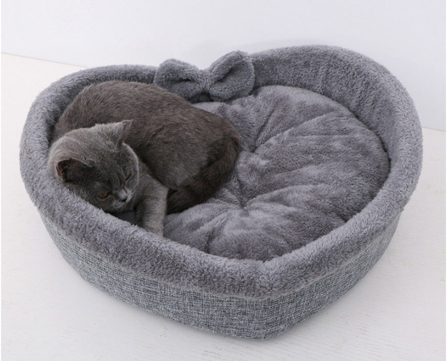 Heart-Shaped Soft Cozy Cat Bed