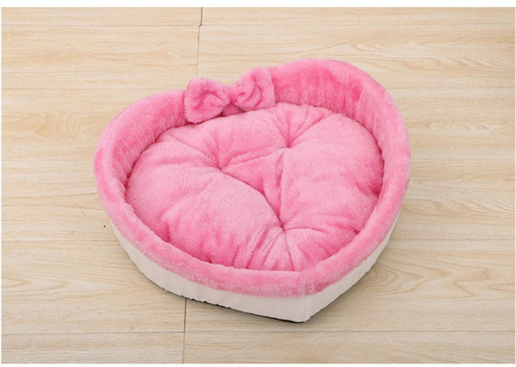 Heart-Shaped Soft Cozy Cat Bed