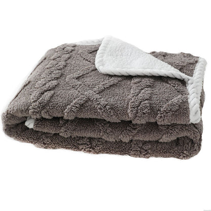 Thick Plush Pet Blanket – Warm, Waterproof & Machine Washable