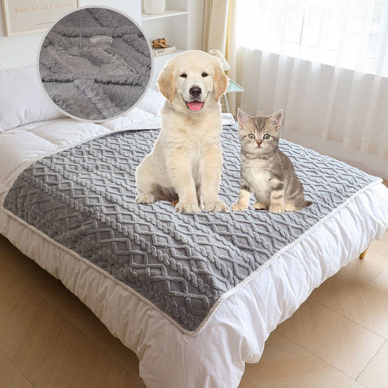 Thick Plush Pet Blanket – Warm, Waterproof & Machine Washable