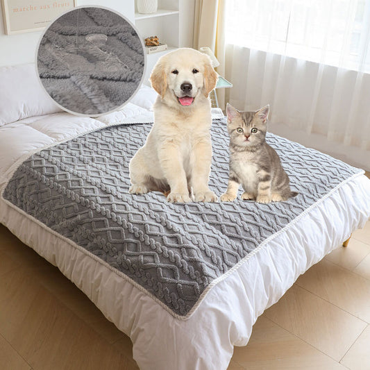Thick Plush Pet Blanket – Warm, Waterproof & Machine Washable