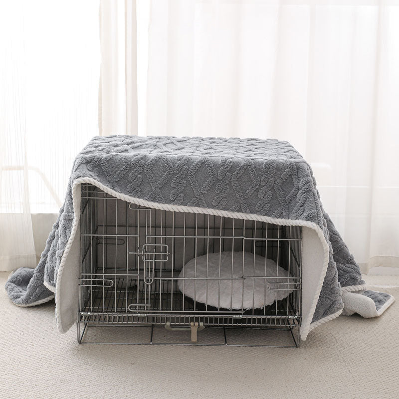Thick Plush Pet Blanket – Warm, Waterproof & Machine Washable